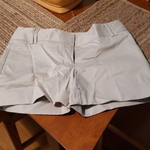 Express beige dress shorts Size 6